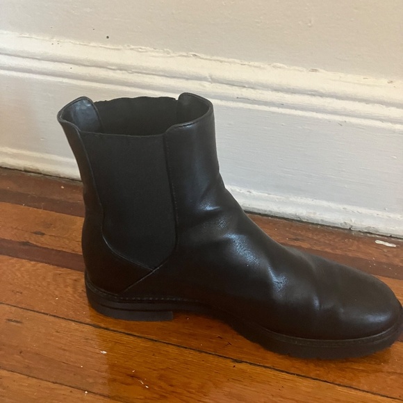 Staurt Weitzman Black Chelsea Boots - Picture 4 of 7